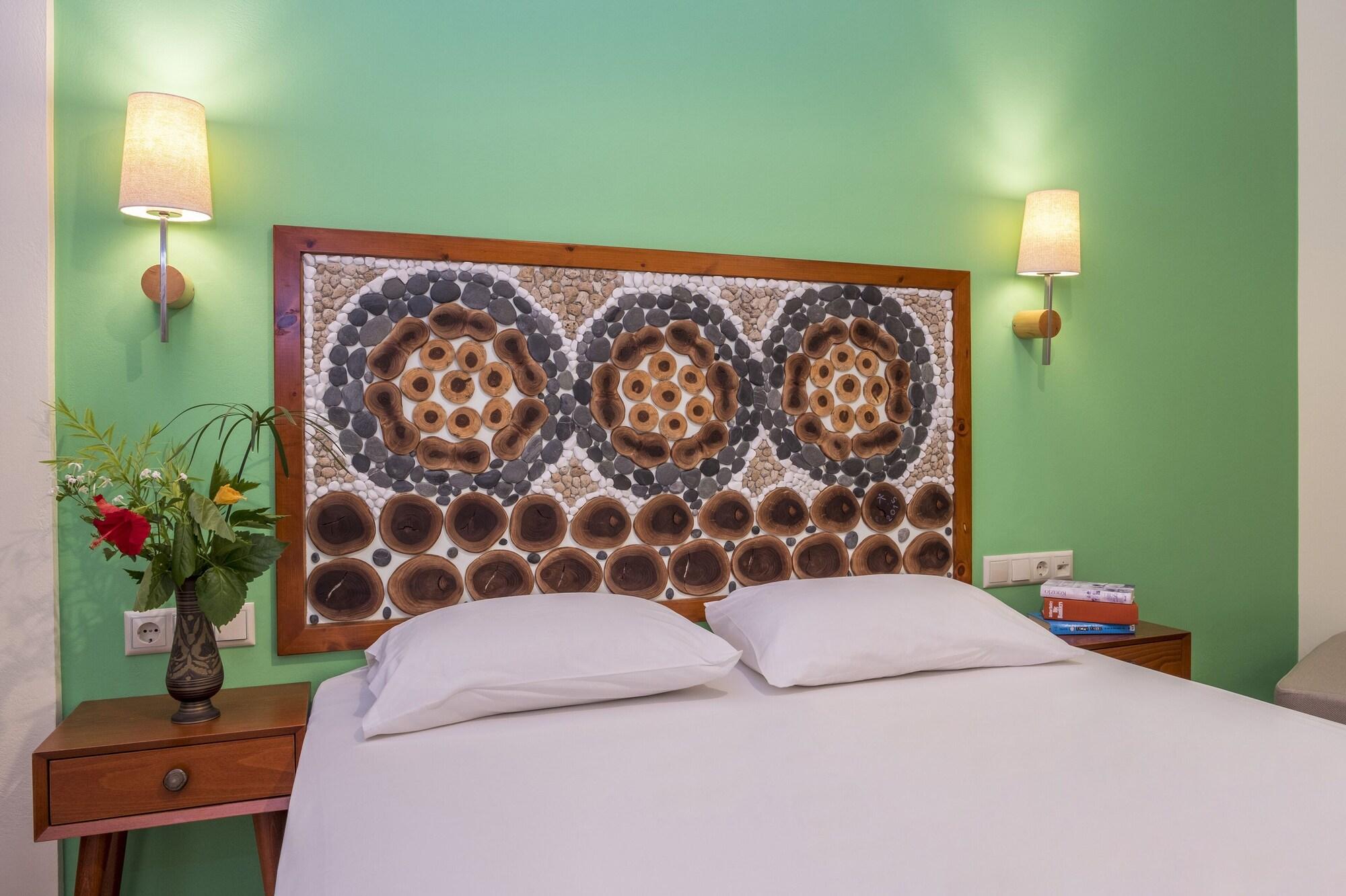 Aris Boutique Hotel Palaiochora Luaran gambar